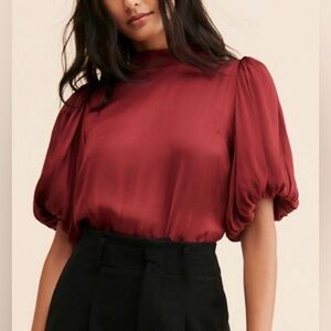 Minkpink Ines balloon sleeve blouse. Standup collar. Maroon/ burgundy. Size L